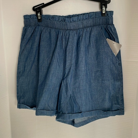 Falls Creek chambray Paper Bag shorts with elastic waist Women’s size M, NWT - Picture 1 of 11